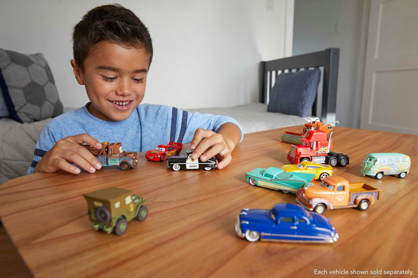 Cars de Disney y Pixar Diecast Veh¨ªculo de Juguete Rust-Eze Cruz Ram¨ªrez